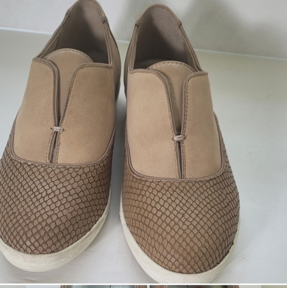 Tahari Shoes Womens 6M Ashlynne Slip On Brown Faux Leather Round Toe Comfort.